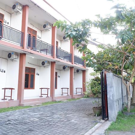 Ferienwohnung Reddoorz At Bale Eja Syariah Senggigi Montongbuwoh Exterior foto