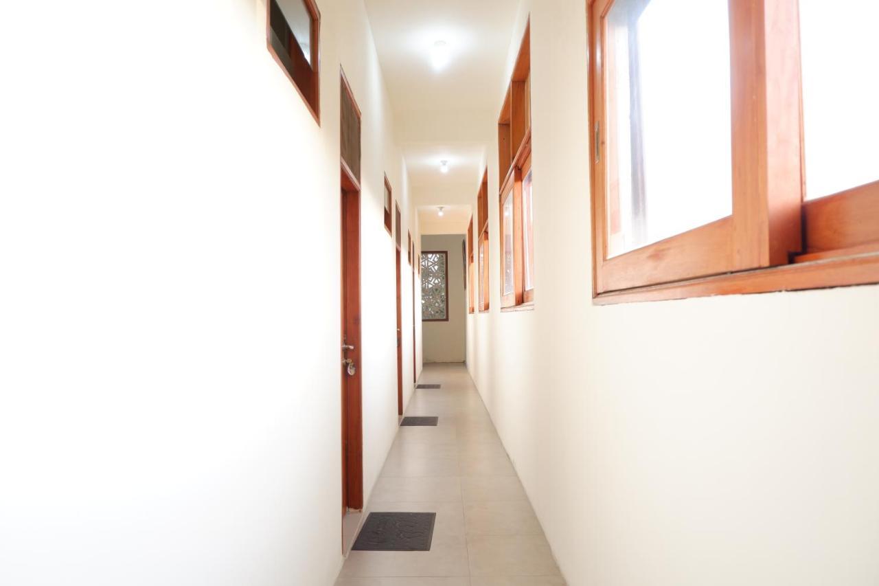 Ferienwohnung Reddoorz At Bale Eja Syariah Senggigi Montongbuwoh Exterior foto