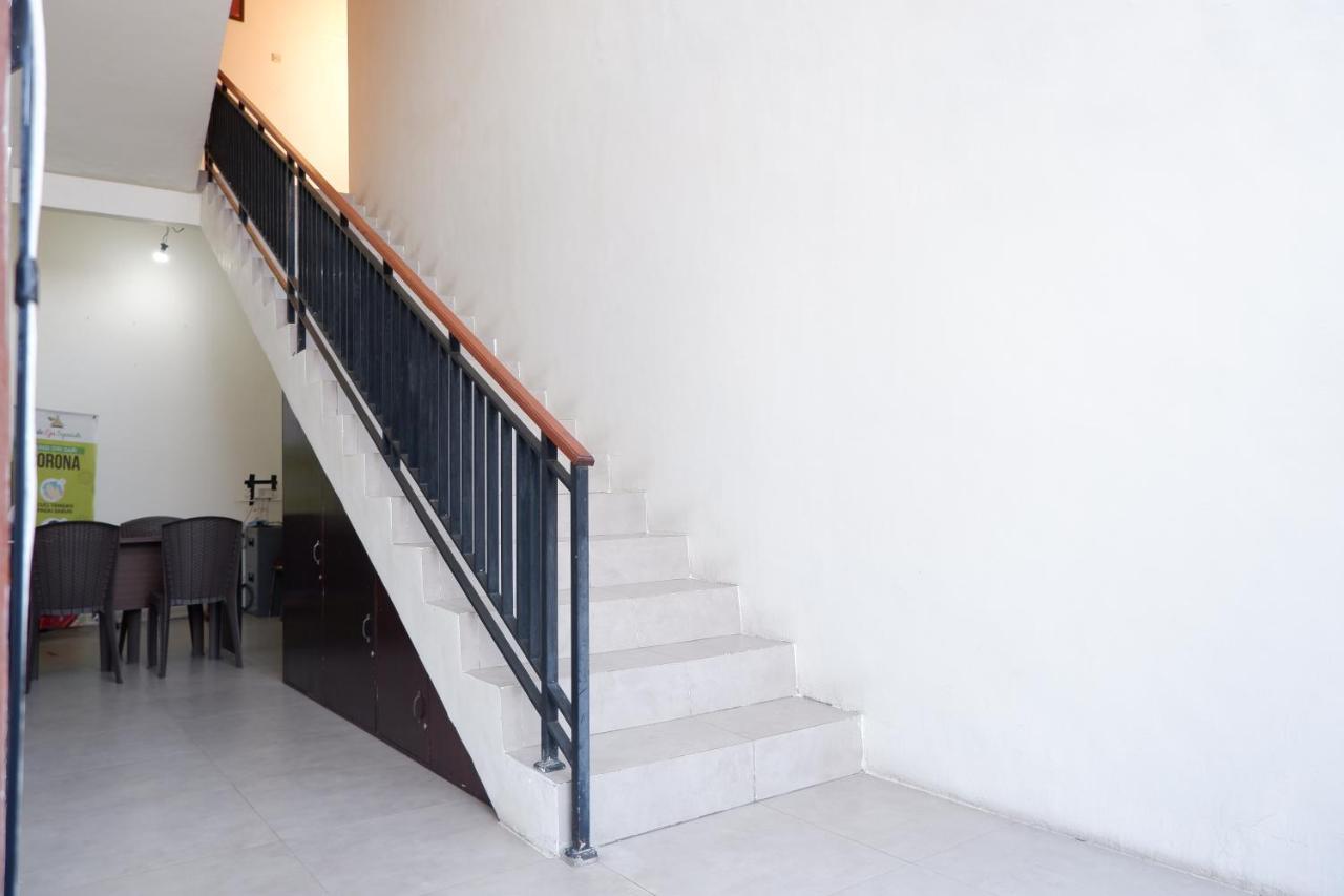 Ferienwohnung Reddoorz At Bale Eja Syariah Senggigi Montongbuwoh Exterior foto