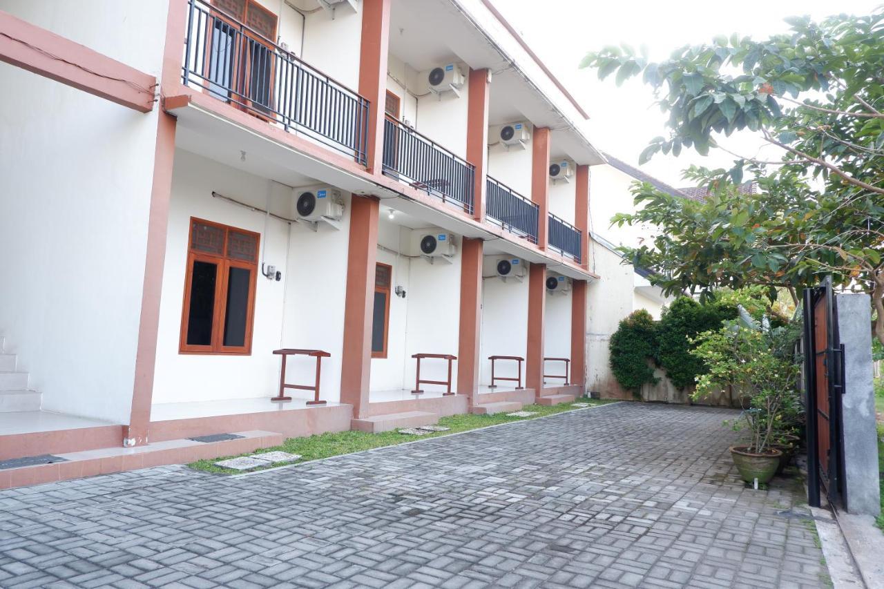 Ferienwohnung Reddoorz At Bale Eja Syariah Senggigi Montongbuwoh Exterior foto